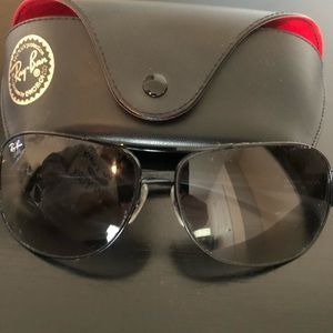 Men Ray-Ban sunglasses- Black